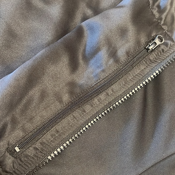 ALO Yoga Wintry Line Cropped Jacket - Picture 11 of 16